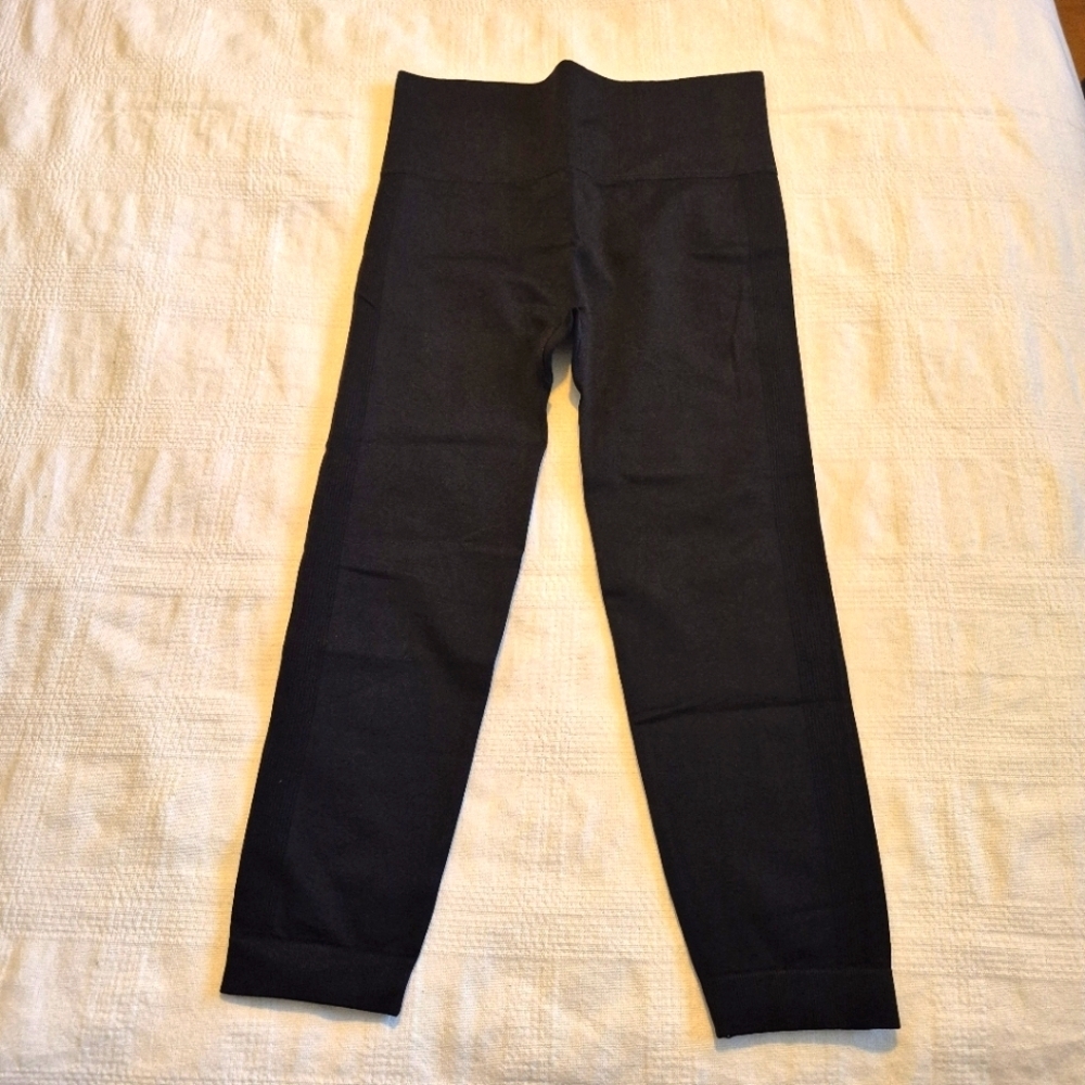 Women's black size small cropped leggings, unbranded, New unwashed or worn